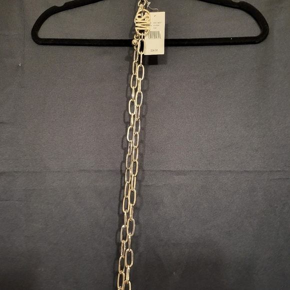 Steve Madden Silver Belt fits Small/Med/Large - Picture 3 of 5